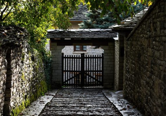 Monodentri : Agia Paraskevi Monastery and Rizarios School of Handcrafts featured image